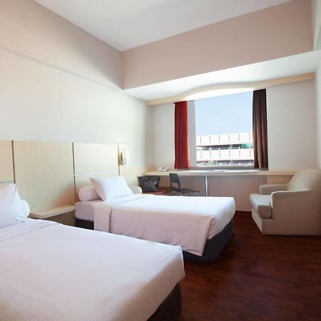 Ibis Mangga Dua Otel Cakarta Dış mekan fotoğraf