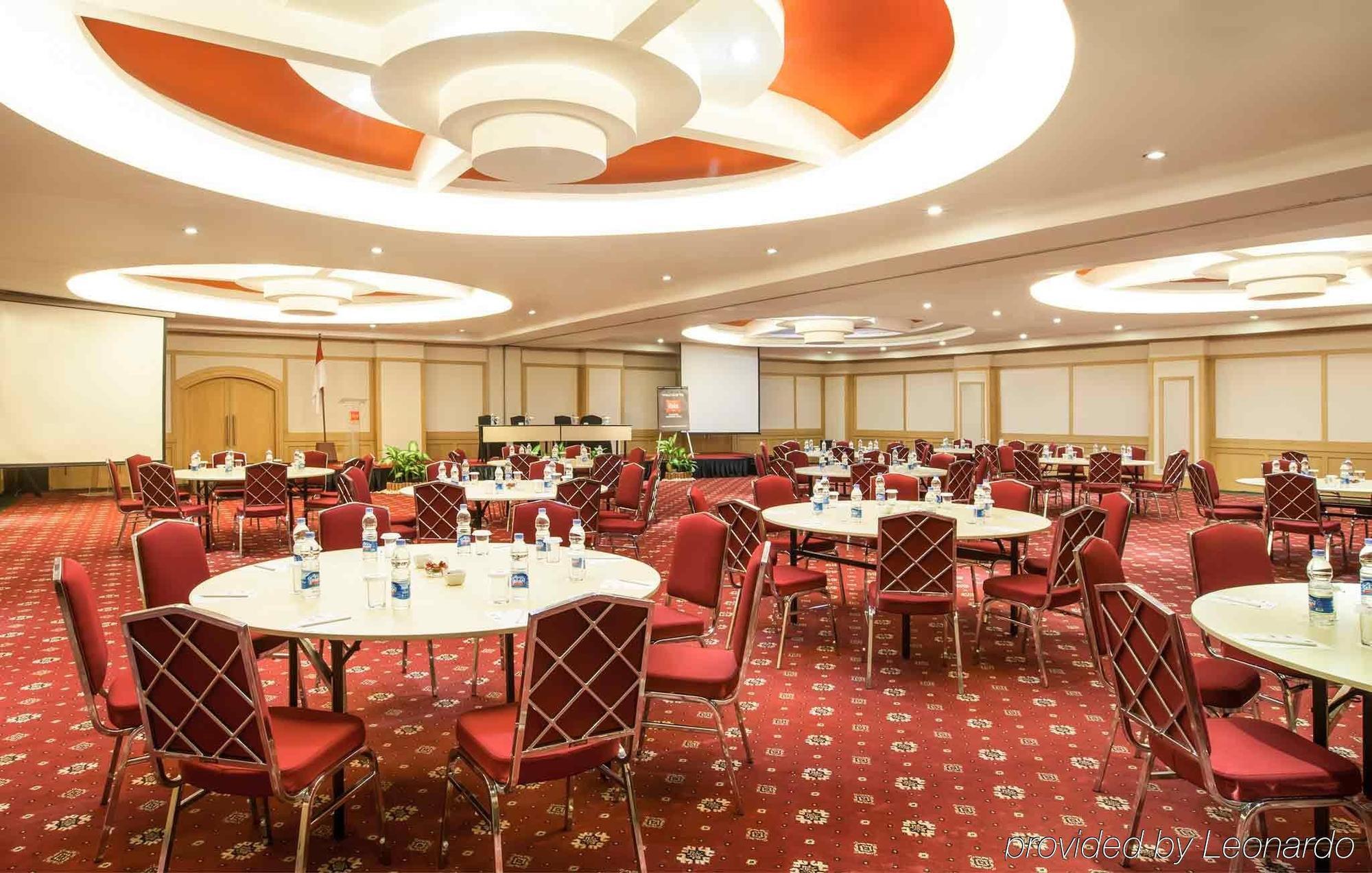 Ibis Mangga Dua Otel Cakarta Dış mekan fotoğraf
