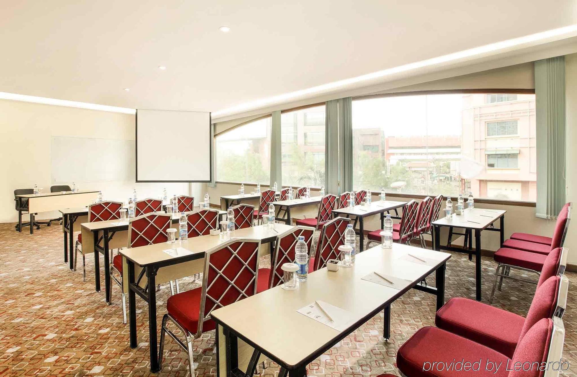 Ibis Mangga Dua Otel Cakarta Dış mekan fotoğraf