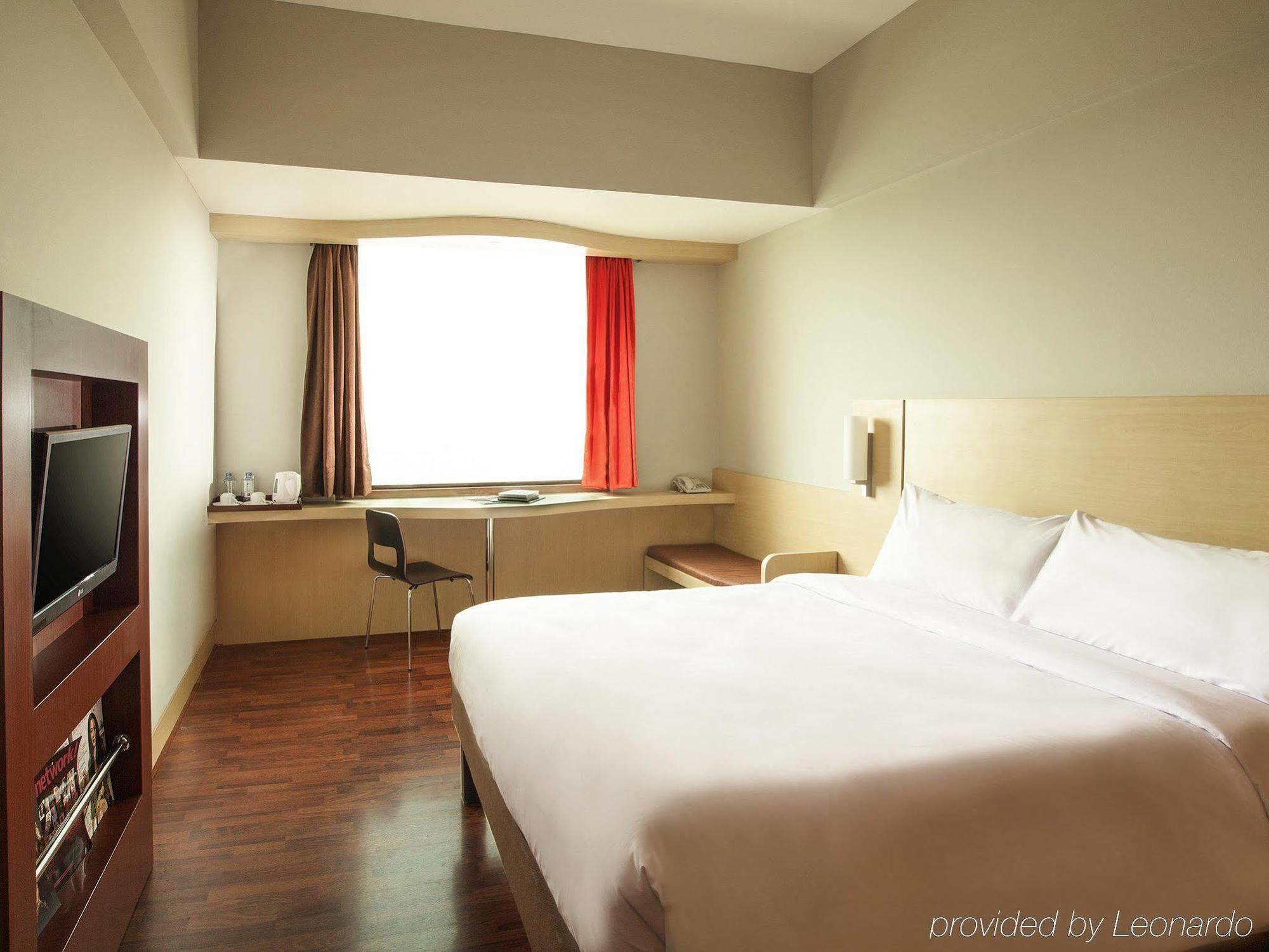 Ibis Mangga Dua Otel Cakarta Dış mekan fotoğraf