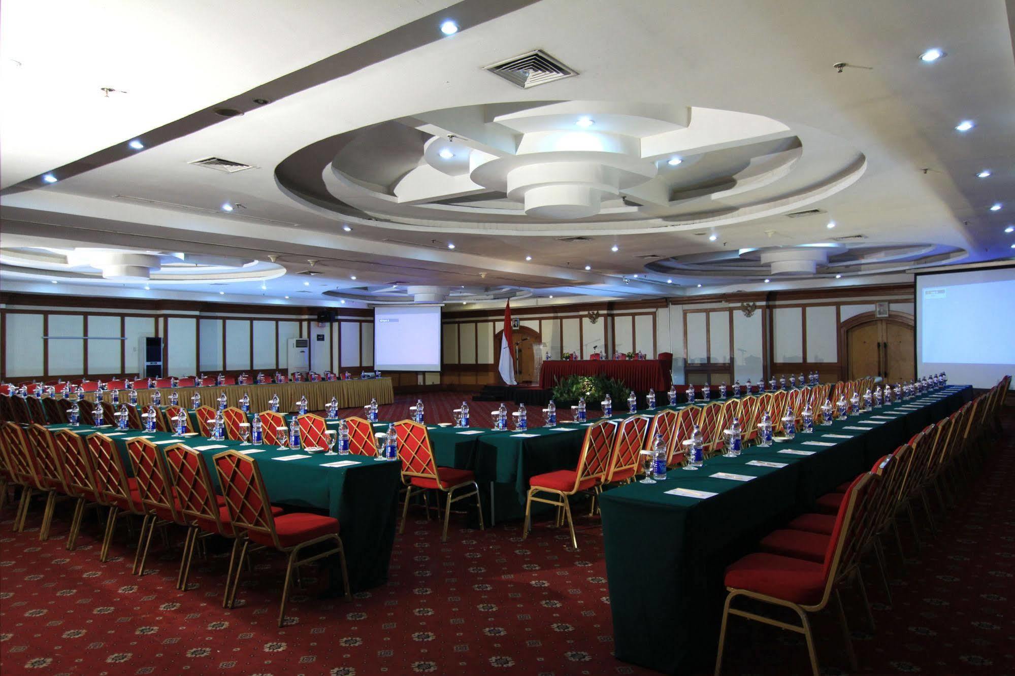 Ibis Mangga Dua Otel Cakarta Dış mekan fotoğraf