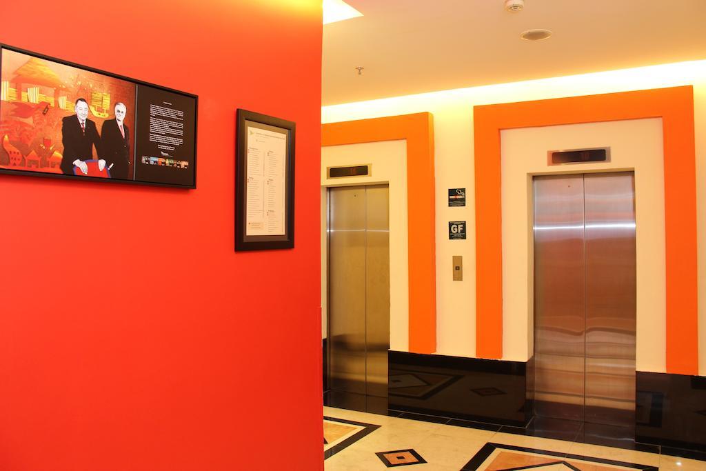 Ibis Mangga Dua Otel Cakarta Dış mekan fotoğraf