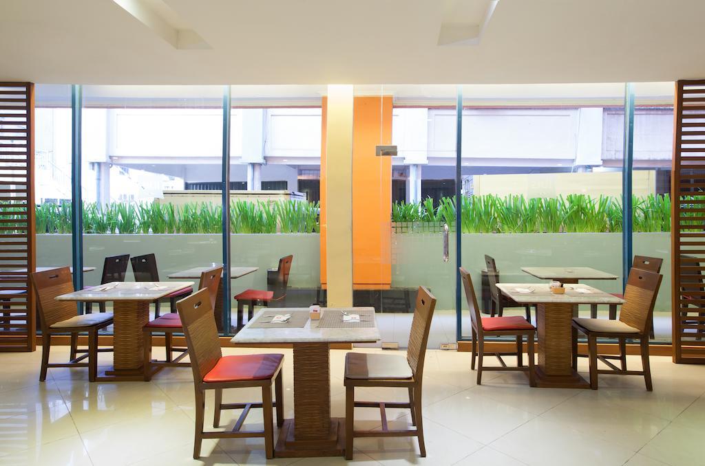 Ibis Mangga Dua Otel Cakarta Dış mekan fotoğraf