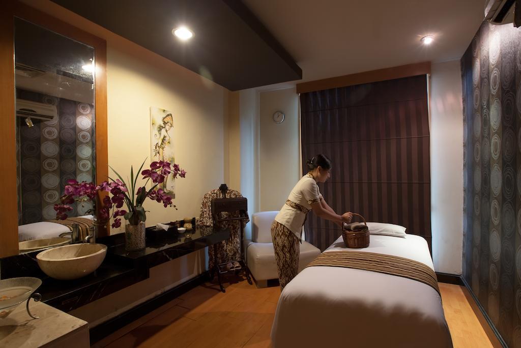 Ibis Mangga Dua Otel Cakarta Dış mekan fotoğraf